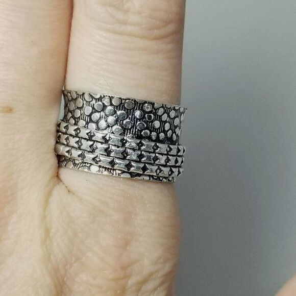 Vintage Polka Dot Design Spinner Ring, Silver Tone Size 8 Band, Wide Fidget - Picture 8 of 9